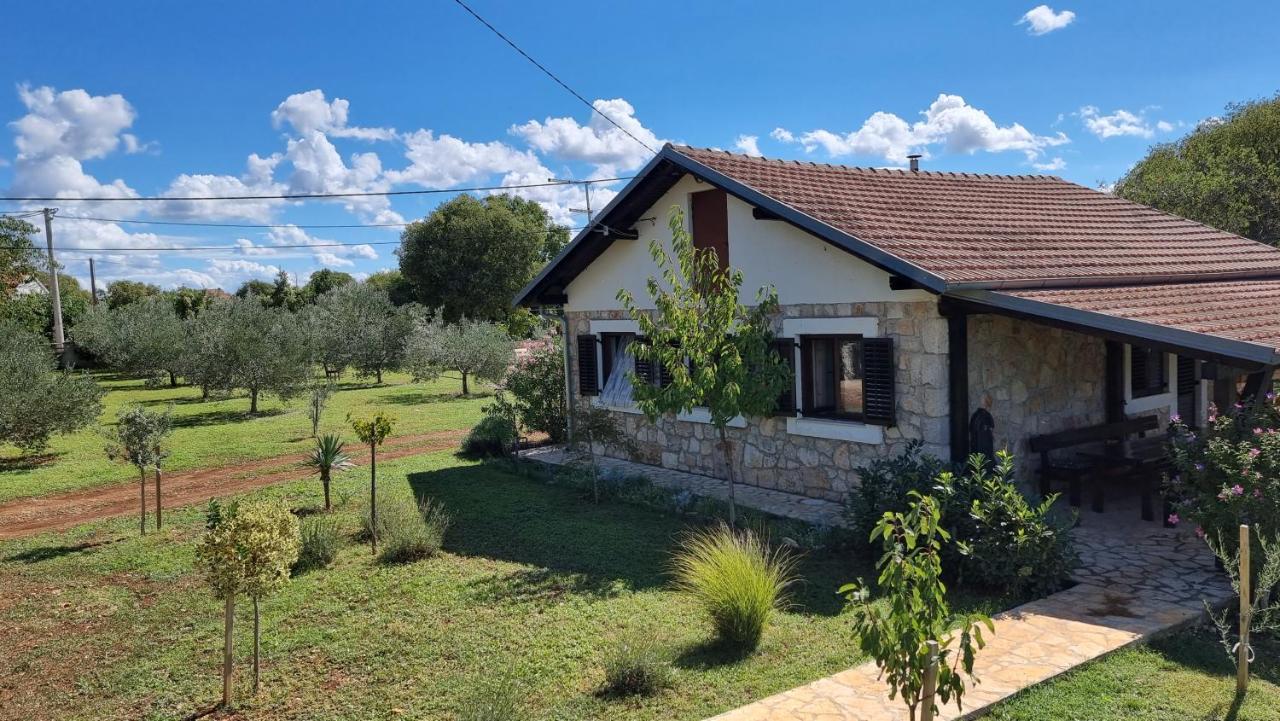 Villa Stone Medal Drniš Exterior foto